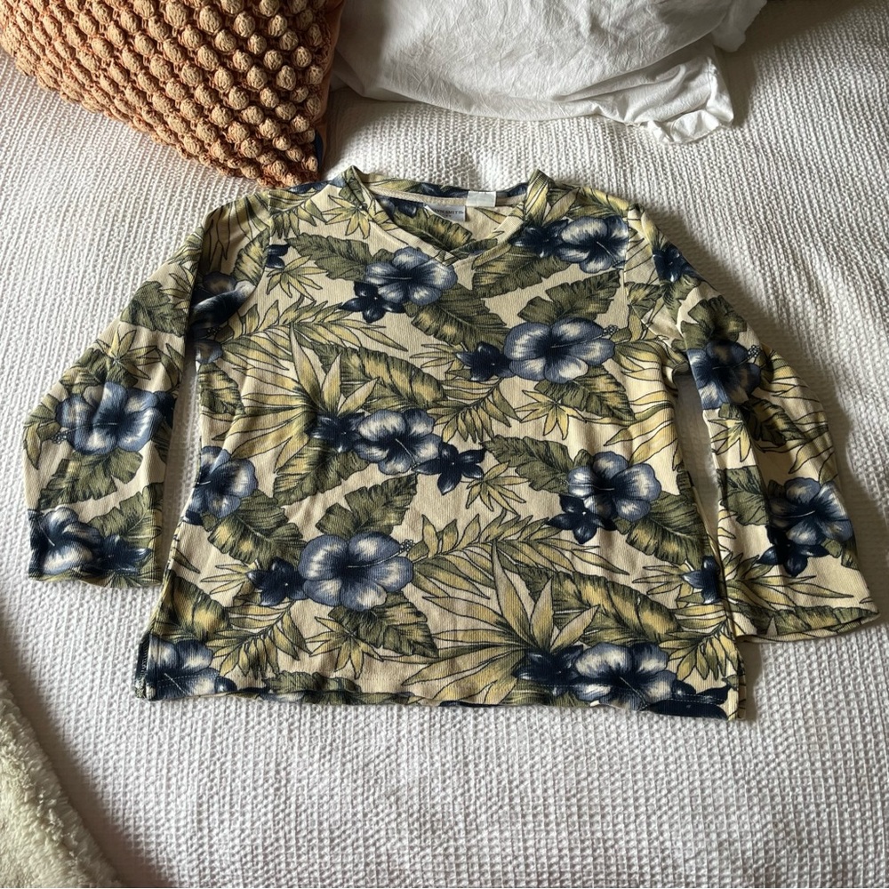 Jaclyn Smith hibiscus long sleeve shirt sweater